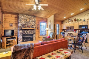 Cabin-Style Studio Right off the Branson Strip!